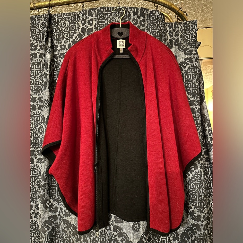 Anne Klein red cape excellent condition